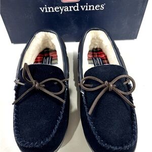Vineyard Vines “Peaks” Men's Navy Suede and Shearling Moccasin Slippers SZ 9 NWT